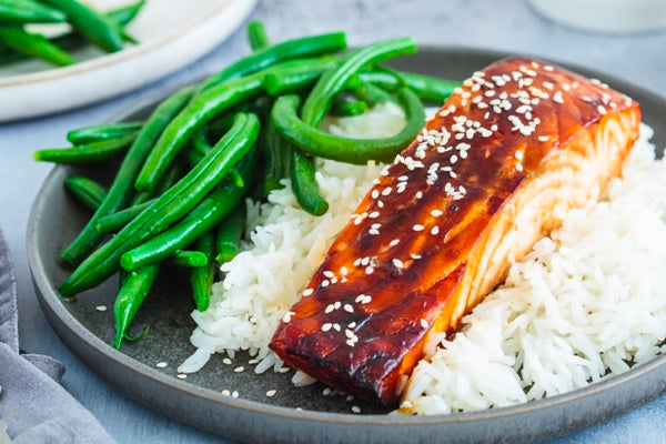 salmón a la parrilla con arroz