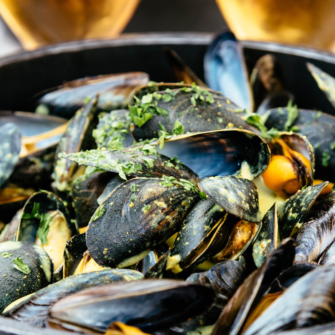 Mejillones al vino y perejil